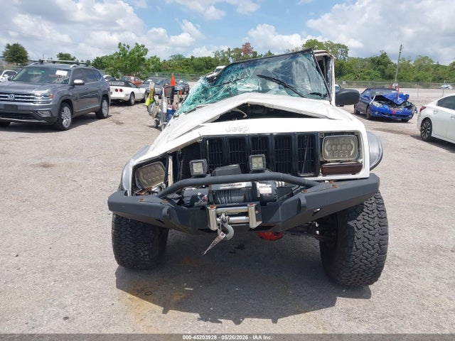 Auction sale of the 2000 Jeep Cherokee Sport, vin: 1J4FF48S0YL142584, lot number: 45203928