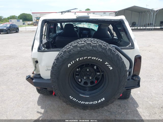 Auction sale of the 2000 Jeep Cherokee Sport, vin: 1J4FF48S0YL142584, lot number: 45203928