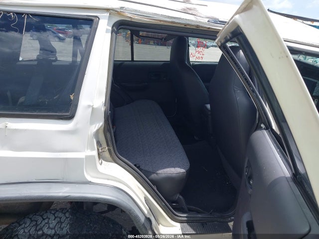 Auction sale of the 2000 Jeep Cherokee Sport, vin: 1J4FF48S0YL142584, lot number: 45203928