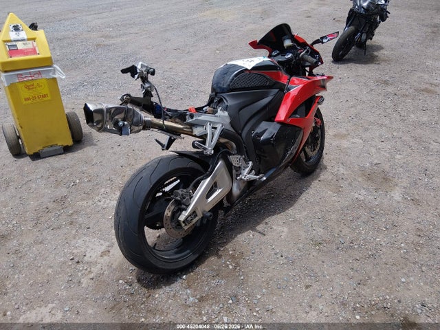 45204048 :رقم المزاد ، JH2PC4041BK400745 vin ، 2011 Honda Cbr600 Rr مزاد بيع