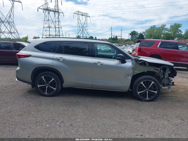Toyota Highlander Xse 2022 5TDLZRBH3NS242506 Image 13