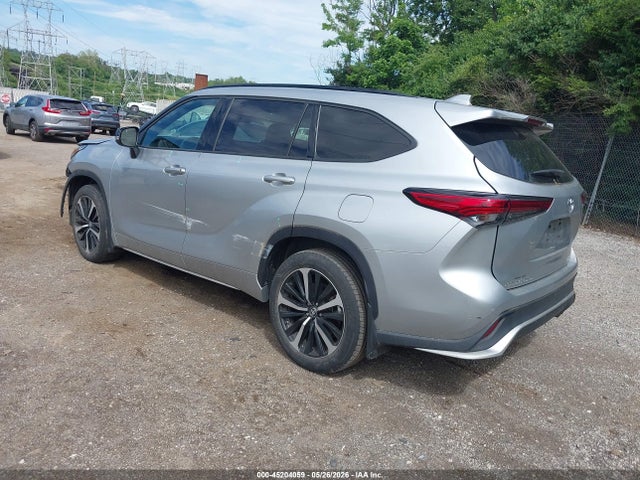 Toyota Highlander Xse 2022 5TDLZRBH3NS242506 Image 3