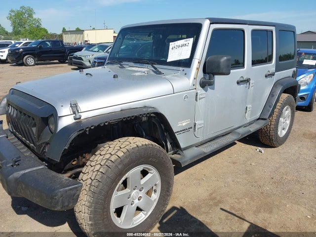 45204082 :رقم المزاد ، 1J4BA5H18BL635804 vin ، 2011 Jeep Wrangler Unlimited Sahara مزاد بيع