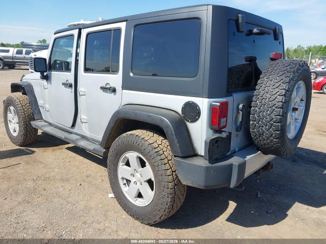 45204082 :رقم المزاد ، 1J4BA5H18BL635804 vin ، 2011 Jeep Wrangler Unlimited Sahara مزاد بيع