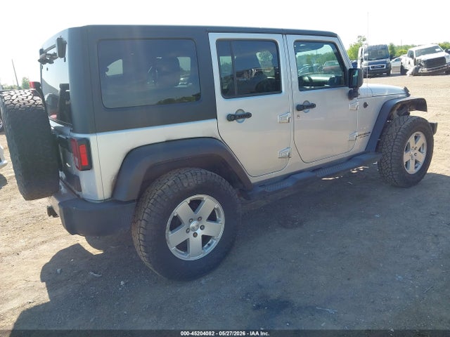 45204082 :رقم المزاد ، 1J4BA5H18BL635804 vin ، 2011 Jeep Wrangler Unlimited Sahara مزاد بيع