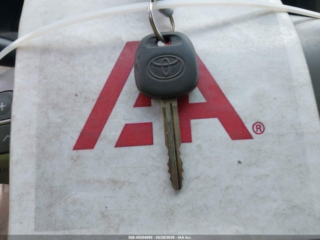 45204095 :رقم المزاد ، 4T1BF3EK8AU006170 vin ، 2010 Toyota Camry Le مزاد بيع