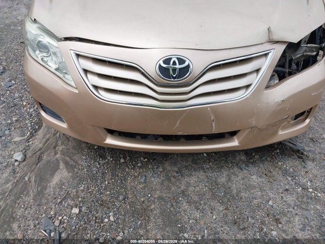 45204095 :رقم المزاد ، 4T1BF3EK8AU006170 vin ، 2010 Toyota Camry Le مزاد بيع