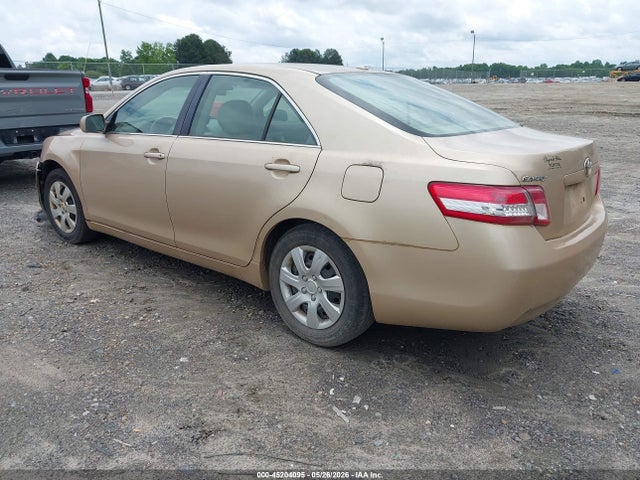 45204095 :رقم المزاد ، 4T1BF3EK8AU006170 vin ، 2010 Toyota Camry Le مزاد بيع