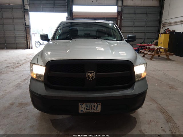 45204238 :رقم المزاد ، 1C6RR6KG1JS317230 vin ، 2018 Ram 1500 Tradesman  4x2 5'7 Box مزاد بيع
