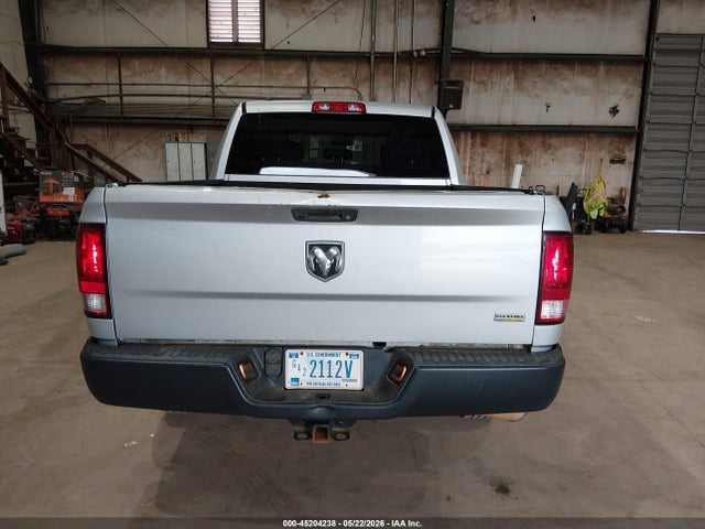 45204238 :رقم المزاد ، 1C6RR6KG1JS317230 vin ، 2018 Ram 1500 Tradesman  4x2 5'7 Box مزاد بيع