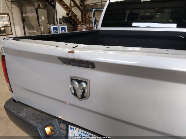 45204238 :رقم المزاد ، 1C6RR6KG1JS317230 vin ، 2018 Ram 1500 Tradesman  4x2 5'7 Box مزاد بيع