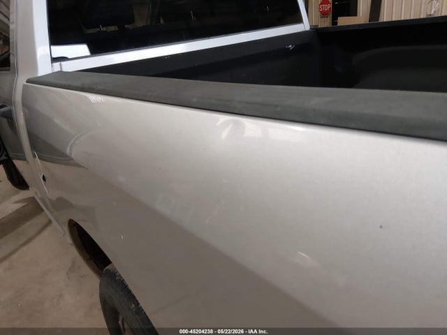 45204238 :رقم المزاد ، 1C6RR6KG1JS317230 vin ، 2018 Ram 1500 Tradesman  4x2 5'7 Box مزاد بيع