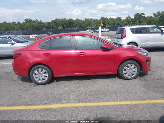 2022 Kia Rio S მანქანა იყიდება აუქციონზე, vin: 3KPA24AD6NE440987, აუქციონის ნომერი: 45204252