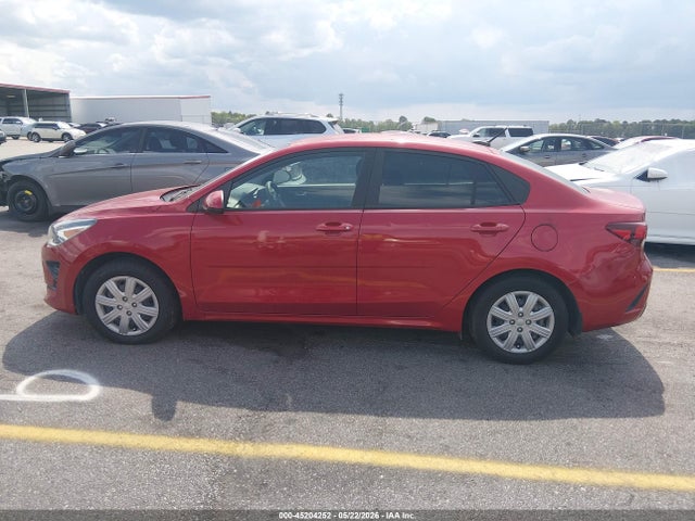 2022 Kia Rio S მანქანა იყიდება აუქციონზე, vin: 3KPA24AD6NE440987, აუქციონის ნომერი: 45204252