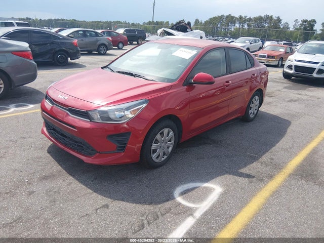 2022 Kia Rio S მანქანა იყიდება აუქციონზე, vin: 3KPA24AD6NE440987, აუქციონის ნომერი: 45204252