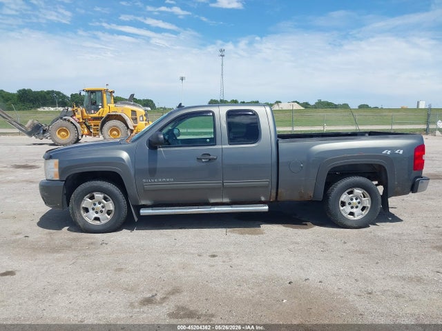 45204362 :رقم المزاد ، 1GCRKSE37BZ436665 vin ، 2011 Chevrolet Silverado 1500 Lt مزاد بيع