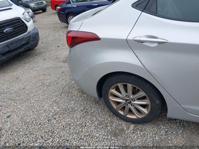 Продажа на аукционе авто 2015 Hyundai Elantra Se, vin: KMHDH4AE4FU235851, номер лота: 45204525