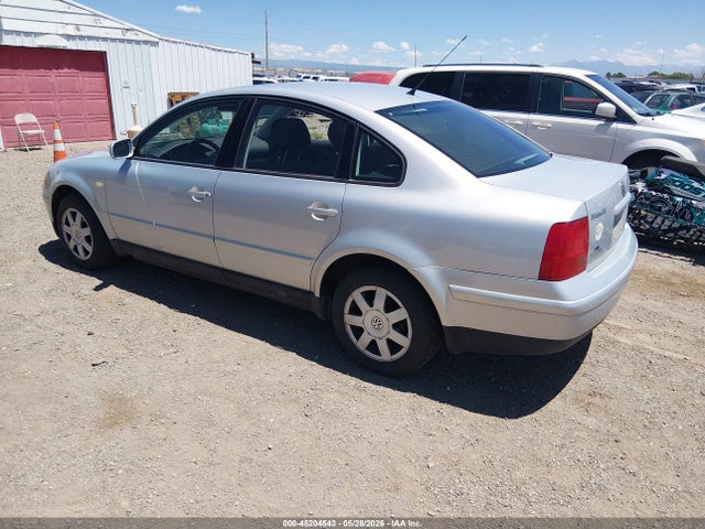 45204543 :رقم المزاد ، WVWMD23B2YE198108 vin ، 2000 Volkswagen Passat Gls V6 مزاد بيع