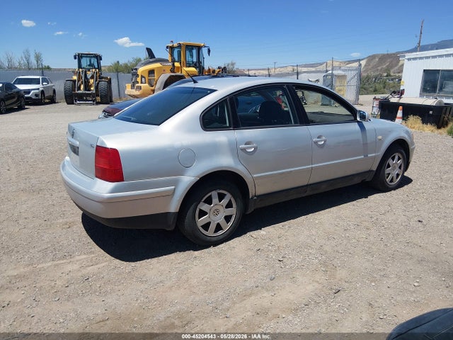 45204543 :رقم المزاد ، WVWMD23B2YE198108 vin ، 2000 Volkswagen Passat Gls V6 مزاد بيع