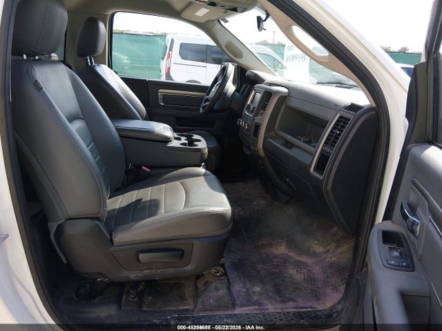 45204607 :رقم المزاد ، 3C6JR6DG1KG583253 vin ، 2019 Ram 1500 Classic Tradesman  4x2 8' Box مزاد بيع