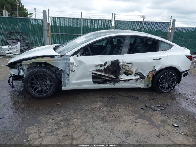 2024 Tesla Model 3 Long Range Dual Motor All-wheel Drive მანქანა იყიდება აუქციონზე, vin: 5YJ3E1EB5RF826792, აუქციონის ნომერი: 45204733