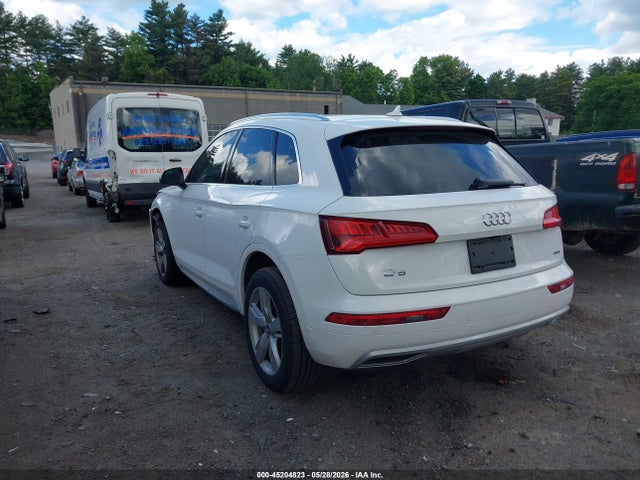 45204823 :رقم المزاد ، WA1BNAFY7K2052904 vin ، 2019 Audi Q5 45 Premium مزاد بيع