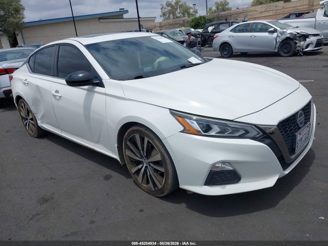 2019 1N4BL4CV3KN315997 main image
