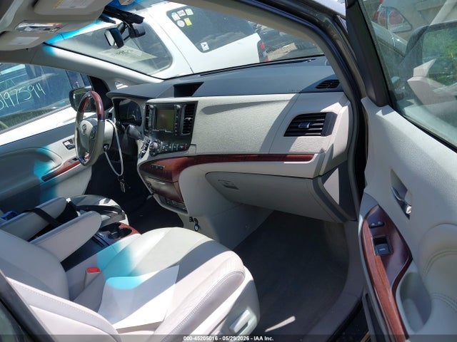 2013 Toyota Sienna Limited 7 Passenger მანქანა იყიდება აუქციონზე, vin: 5TDDK3DC0DS061112, აუქციონის ნომერი: 45205016