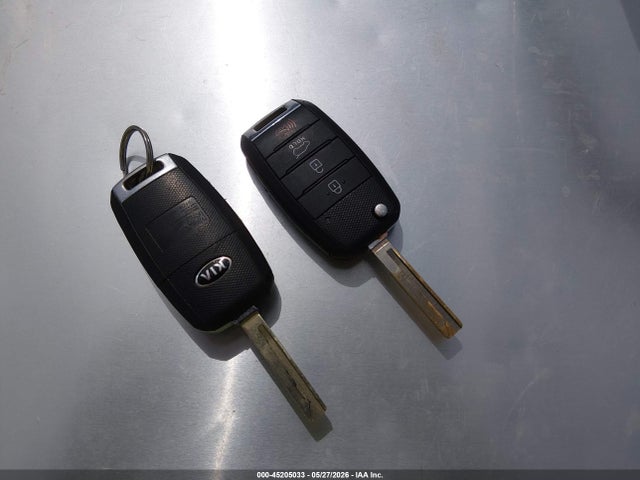 5XYPG4A5XLG671587 KIA Sorento 3.3l Lx