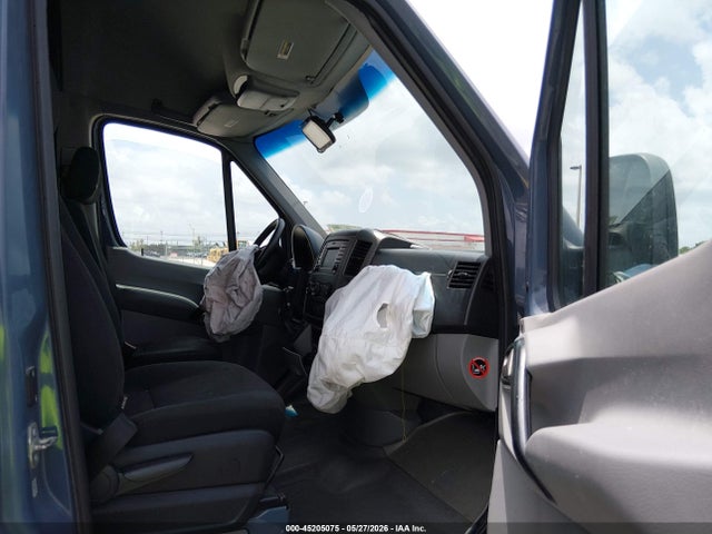 45205075 :رقم المزاد ، WD3PE7CD6JP632981 vin ، 2018 Mercedes-benz Sprinter 2500 Standard Roof V6 مزاد بيع