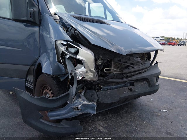 45205075 :رقم المزاد ، WD3PE7CD6JP632981 vin ، 2018 Mercedes-benz Sprinter 2500 Standard Roof V6 مزاد بيع