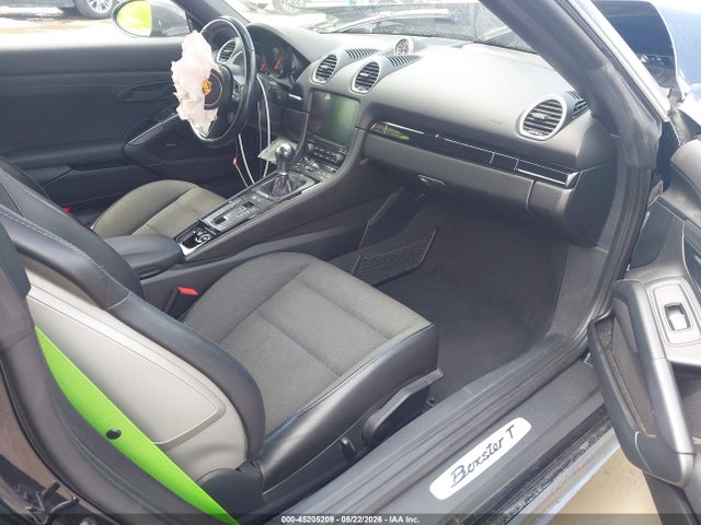2021 Porsche 718 Boxster T მანქანა იყიდება აუქციონზე, vin: WP0CA2A8XMS210318, აუქციონის ნომერი: 45205209