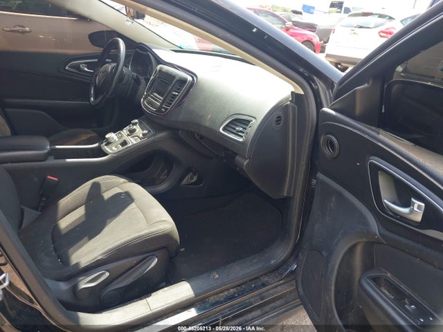 Chrysler 200 Limited 2015 1C3CCCAB7FN715833 Image 5