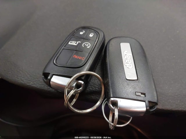 2019 Jeep Cherokee Limited 4x4 მანქანა იყიდება აუქციონზე, vin: 1C4PJMDX9KD124659, აუქციონის ნომერი: 45205223