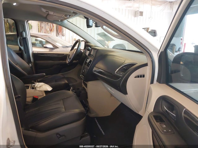 2014 Chrysler Town & Country Touring-l მანქანა იყიდება აუქციონზე, vin: 2C4RC1CG8ER260818, აუქციონის ნომერი: 45205337
