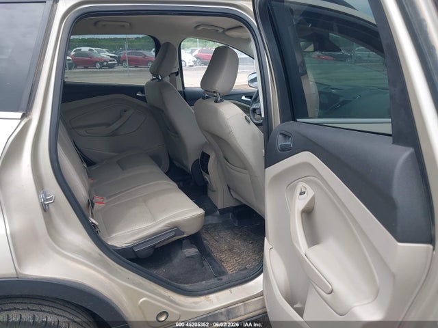 45205352 :رقم المزاد ، 1FMCU0GD5JUA74529 vin ، 2018 Ford Escape Se مزاد بيع