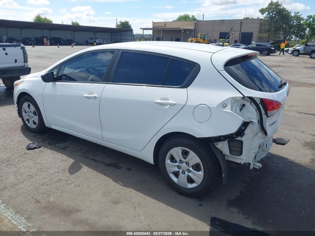 KIA FORTE LX 2017 KNAFK5A88H5678562 Image 3