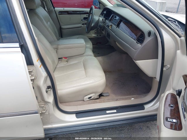 Aukcja sprzedaży 1999 Lincoln Town Car Cartier, vin: 1LNHM83W4XY648356, numer aukcji: 45205514