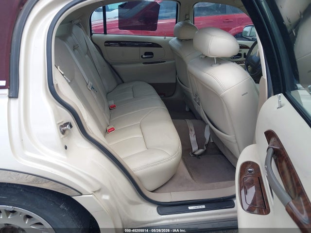 Aukcja sprzedaży 1999 Lincoln Town Car Cartier, vin: 1LNHM83W4XY648356, numer aukcji: 45205514