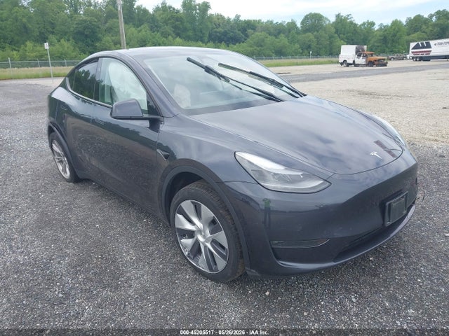2024 Tesla Model Y Long Range Dual Motor All-wheel Drive მანქანა იყიდება აუქციონზე, vin: 7SAYGDEE7RA243197, აუქციონის ნომერი: 45205517