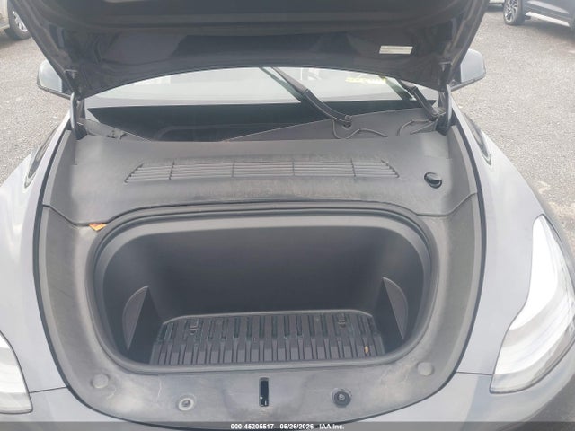 2024 Tesla Model Y Long Range Dual Motor All-wheel Drive მანქანა იყიდება აუქციონზე, vin: 7SAYGDEE7RA243197, აუქციონის ნომერი: 45205517