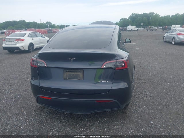 2024 Tesla Model Y Long Range Dual Motor All-wheel Drive მანქანა იყიდება აუქციონზე, vin: 7SAYGDEE7RA243197, აუქციონის ნომერი: 45205517