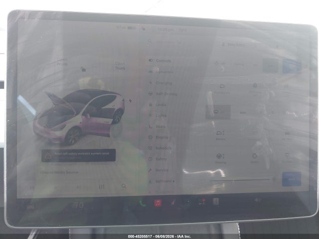 2024 Tesla Model Y Long Range Dual Motor All-wheel Drive მანქანა იყიდება აუქციონზე, vin: 7SAYGDEE7RA243197, აუქციონის ნომერი: 45205517