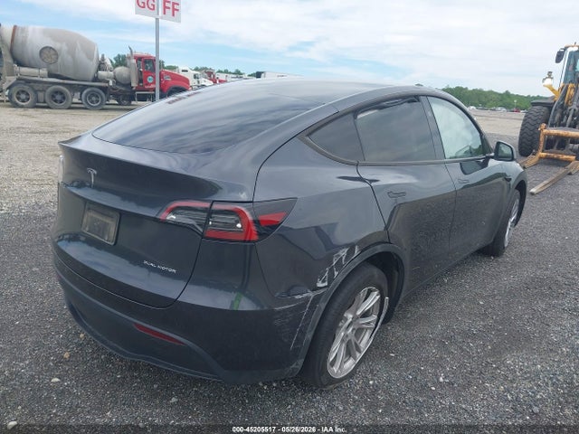 2024 Tesla Model Y Long Range Dual Motor All-wheel Drive მანქანა იყიდება აუქციონზე, vin: 7SAYGDEE7RA243197, აუქციონის ნომერი: 45205517