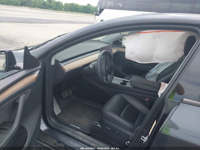 2024 Tesla Model Y Long Range Dual Motor All-wheel Drive მანქანა იყიდება აუქციონზე, vin: 7SAYGDEE7RA243197, აუქციონის ნომერი: 45205517