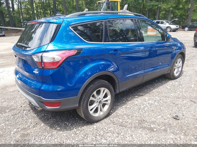 45205604 :رقم المزاد ، 1FMCU0GD1JUC11577 vin ، 2018 Ford Escape Se مزاد بيع