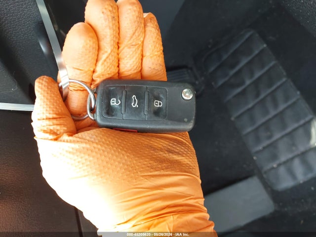 WVGAV7AX9GW551279 Volkswagen TIGUAN S