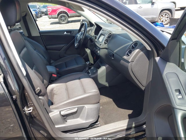 WVGAV7AX9GW551279 Volkswagen TIGUAN S