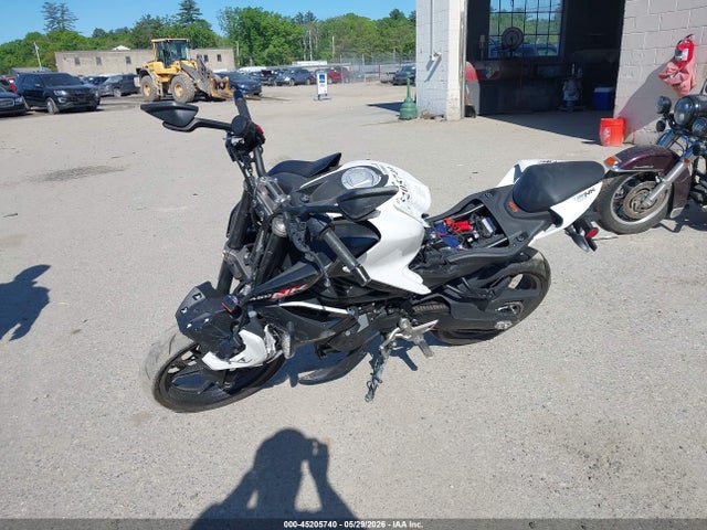 45205740 :رقم المزاد ، LCEPESLB9S6002001 vin ، 2025 Cf Moto 450nk مزاد بيع