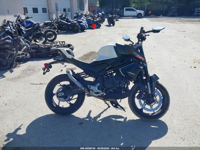 45205740 :رقم المزاد ، LCEPESLB9S6002001 vin ، 2025 Cf Moto 450nk مزاد بيع